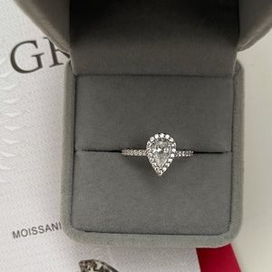Pear cut Moissanite Halo Ring 1.5ct